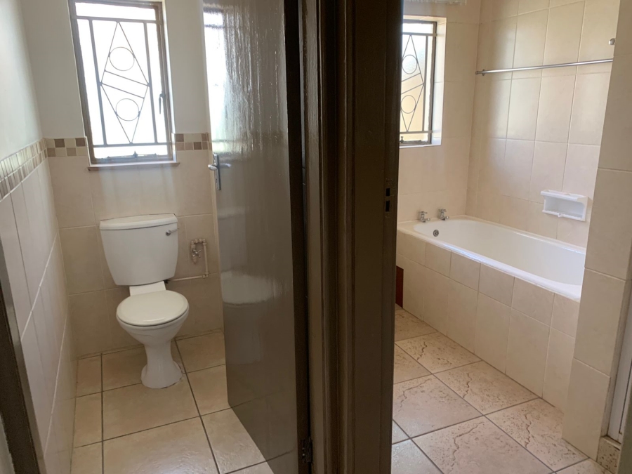 To Let 3 Bedroom Property for Rent in Waverley Free State